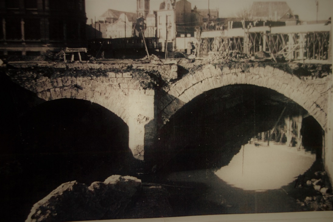 Le_pont_Neron_Photo_Achille_Trotin_17_fevrier_1949__amel_redim_2.jpg